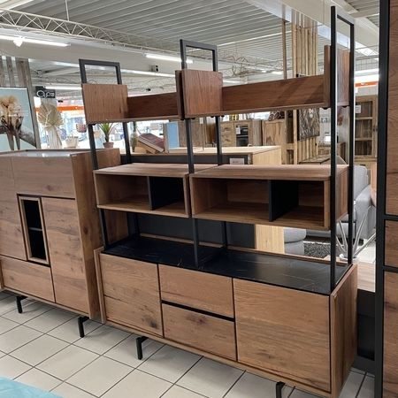Mehrere Schränke und Sideboards der selben Modell-Reihe