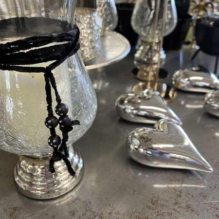 Silberne Dekoherzen und Windlichter für Kerzen aus Glas und Silber